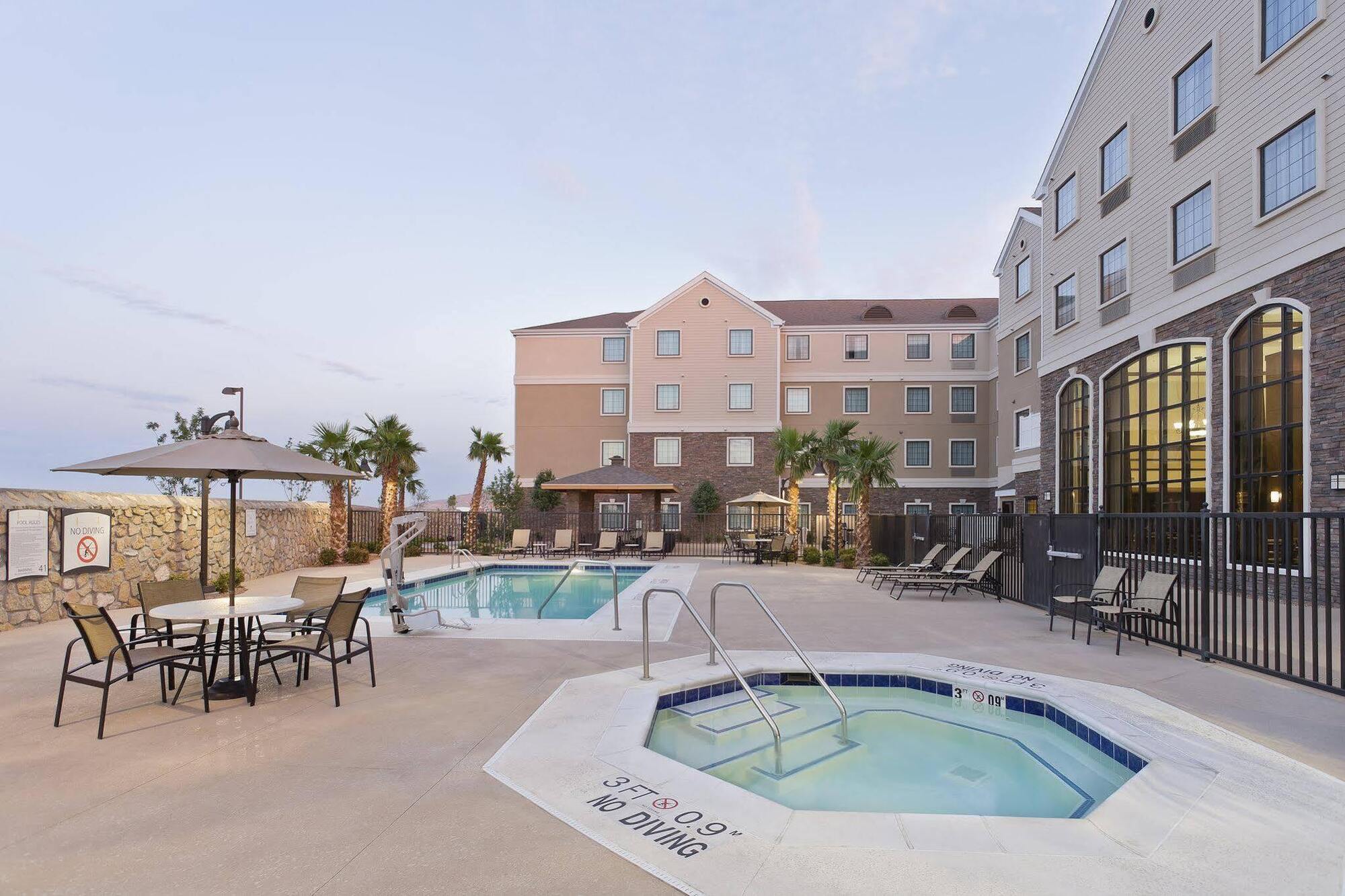 Staybridge Suites El Paso Airport By Ihg Bagian luar foto